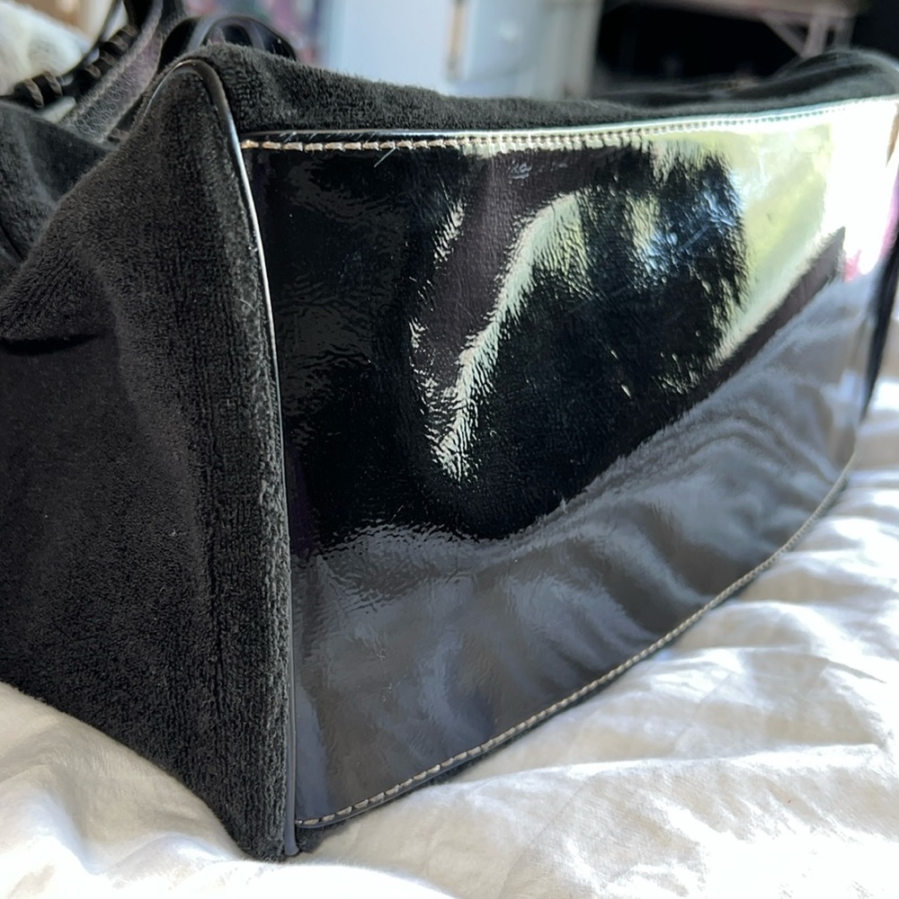 VINTAGE🍓HTF Juicy Couture Strawberry Fields Daydreamer bag Y2K
EUC✨ - Picture 6 of 14